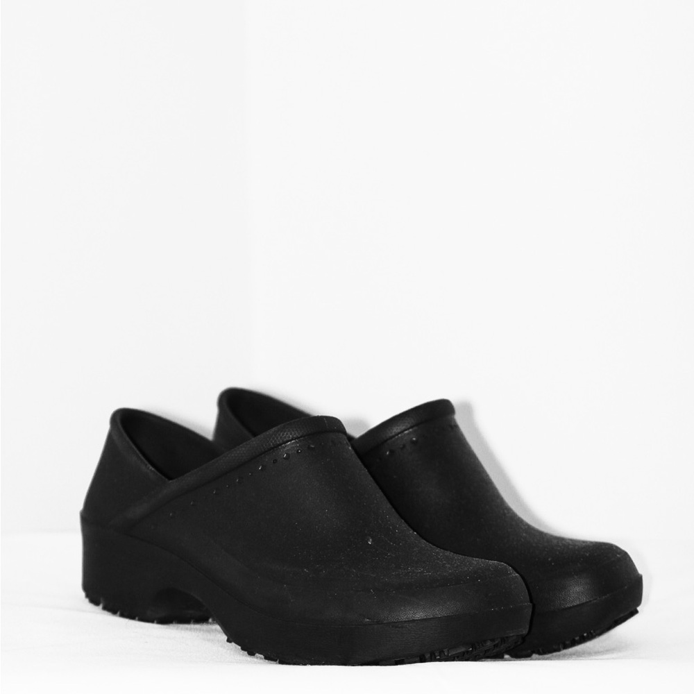 Non-slip Clogs, Women size 9